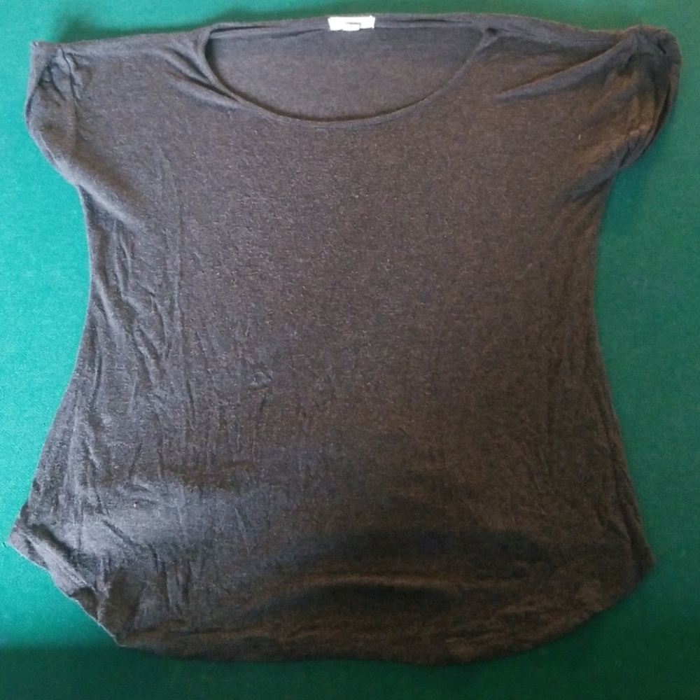 Grey t shirt